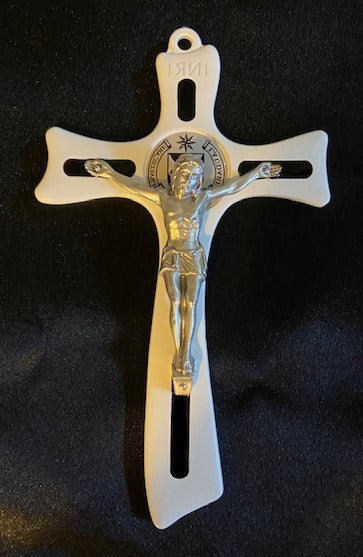Cross: White Crucifix Dominican