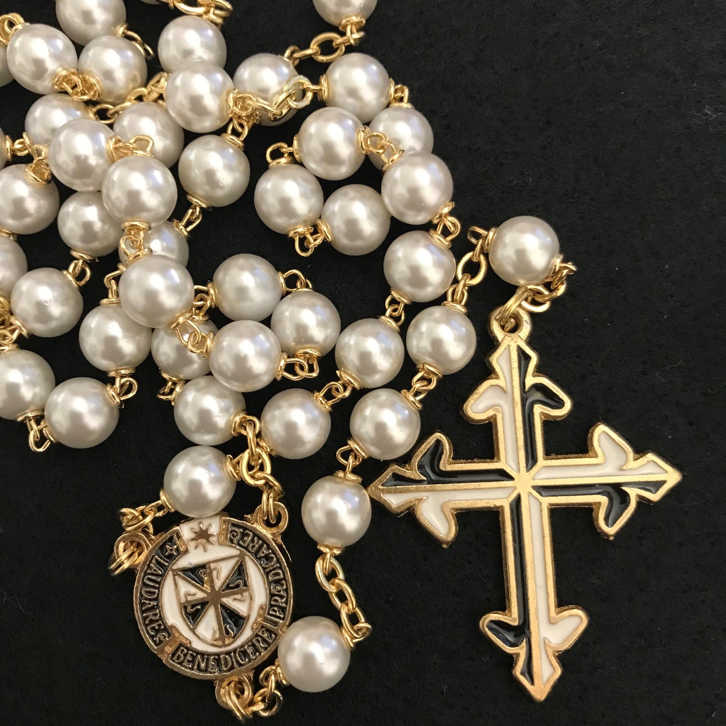 Rosary: White pearl glass, gold chain